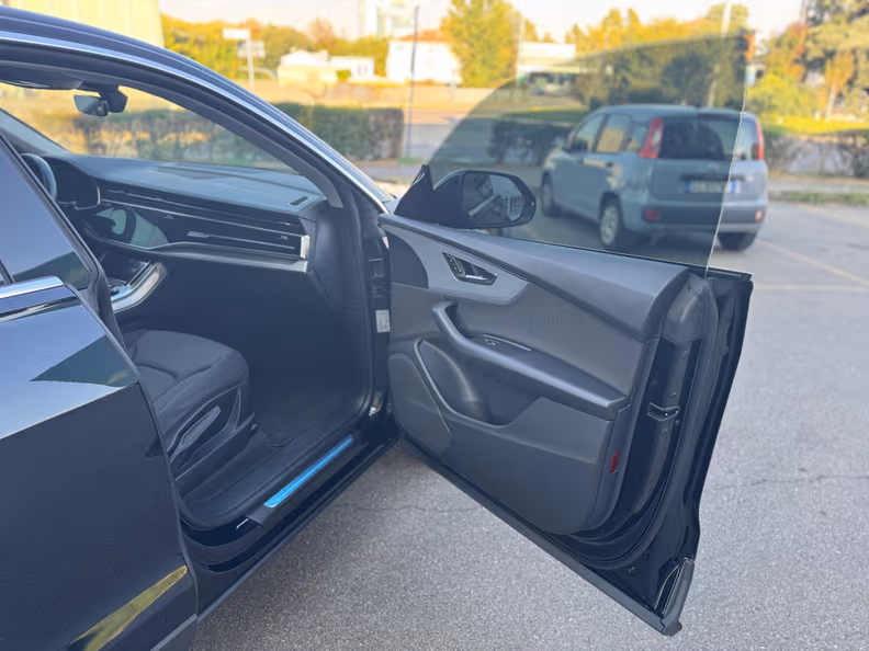 Audi Q8 - 24