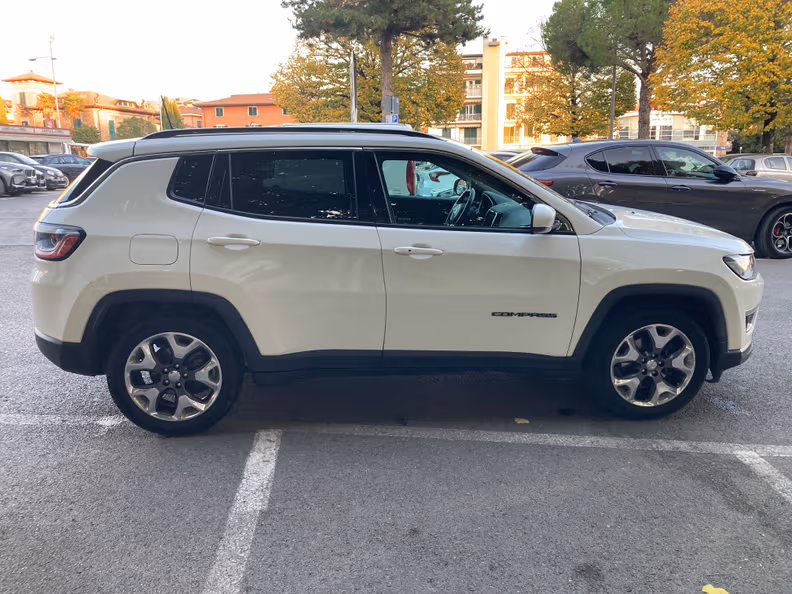 Jeep Compass - 28