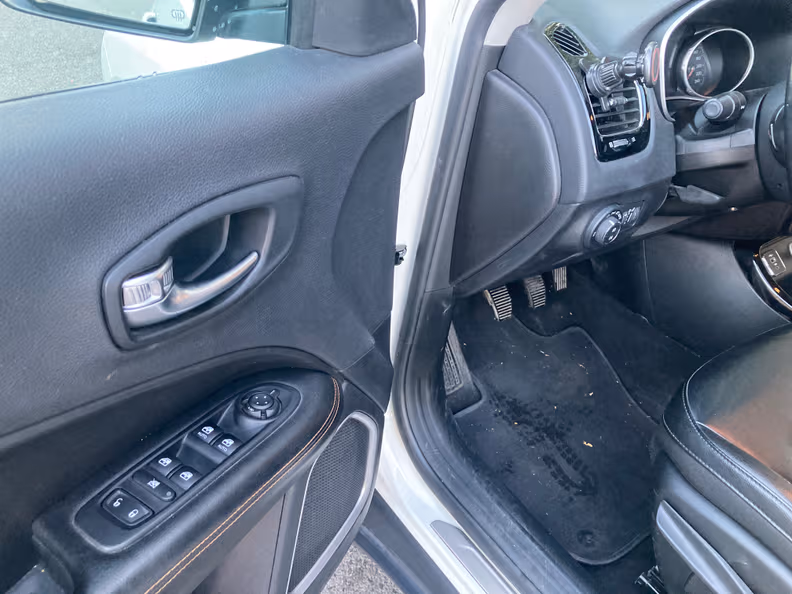 Jeep Compass - 40