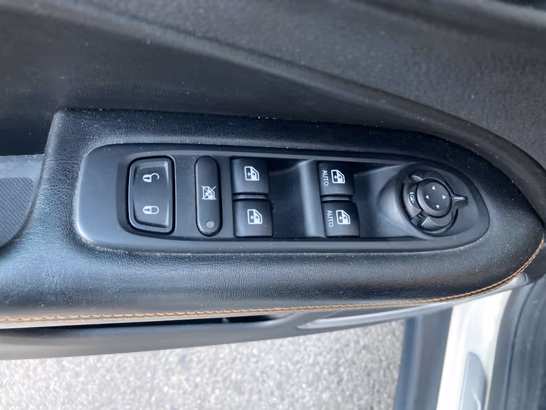 Jeep Compass - 41