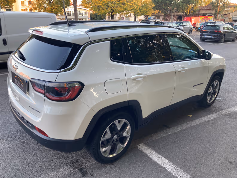 Jeep Compass - 26