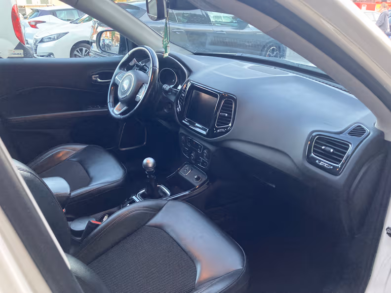 Jeep Compass - 60