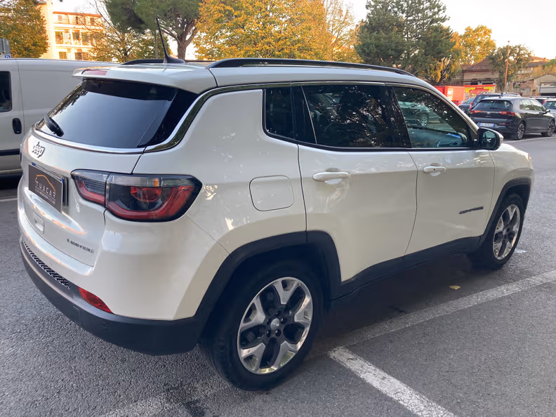 Jeep Compass - 25