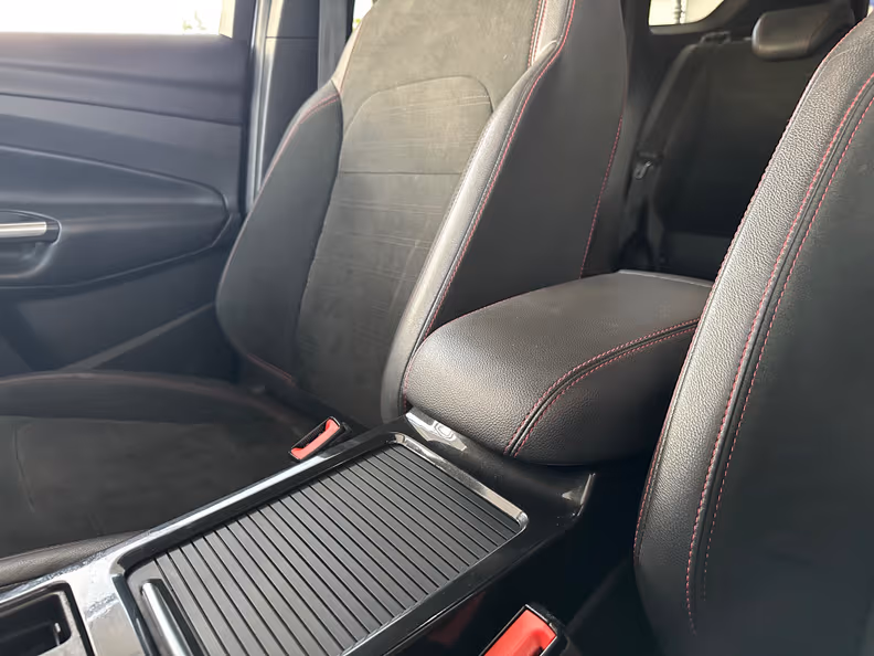 Ford Kuga - 12