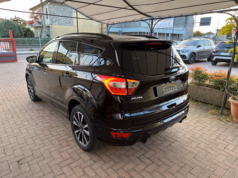 Ford Kuga - 4