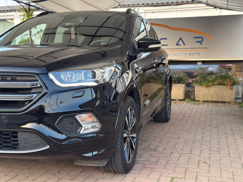Ford Kuga - 38
