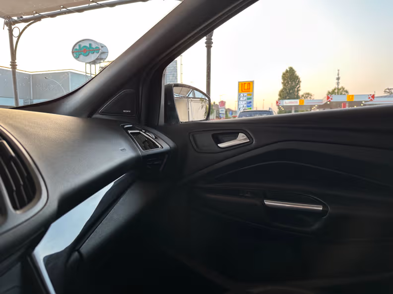 Ford Kuga - 36