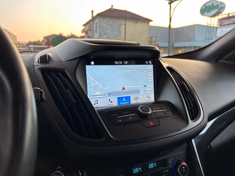 Ford Kuga - 10