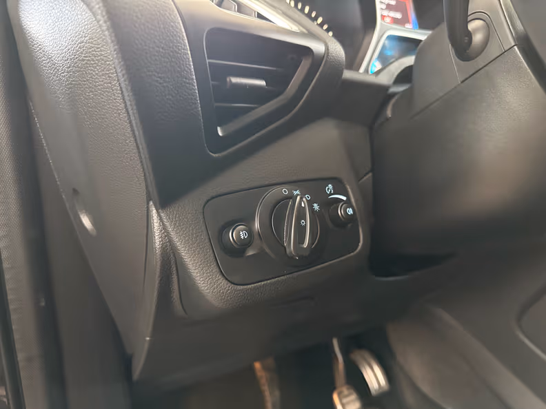 Ford Kuga - 17