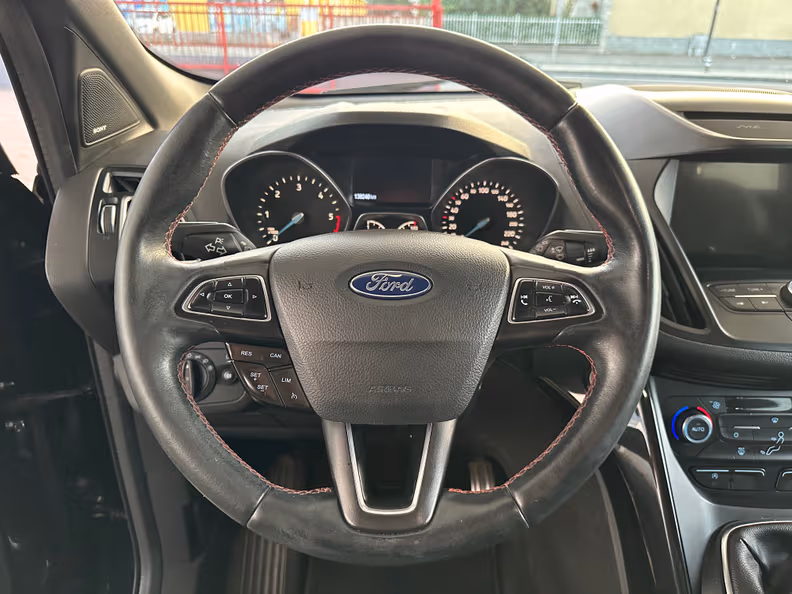 Ford Kuga - 27