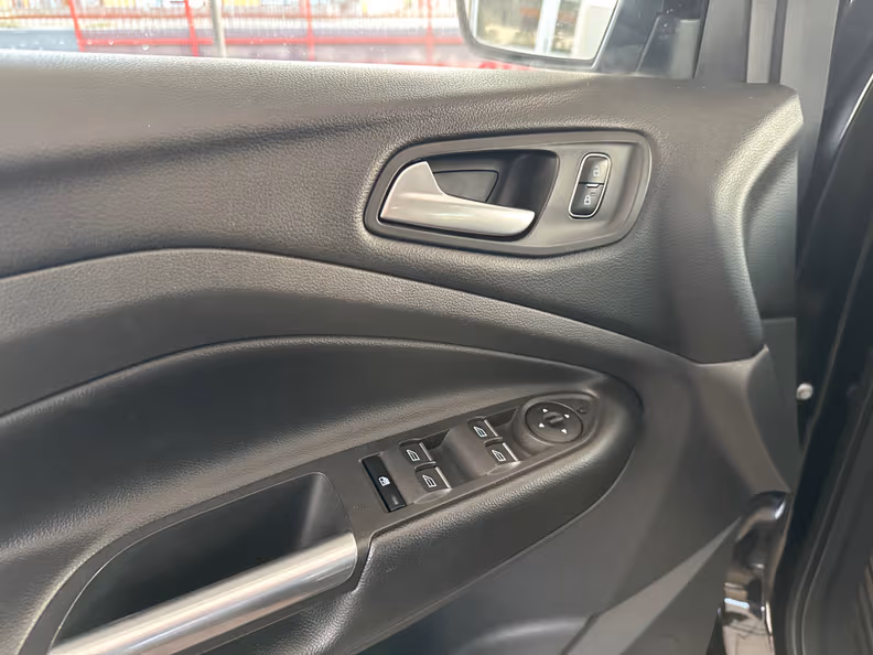 Ford Kuga - 16