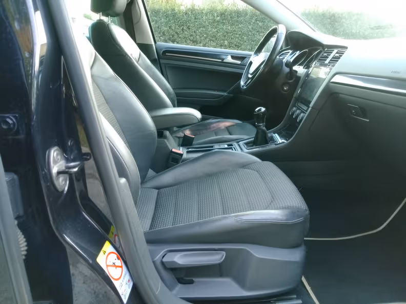 Volkswagen Golf - 24