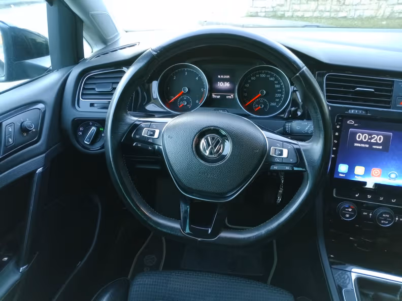 Volkswagen Golf - 20