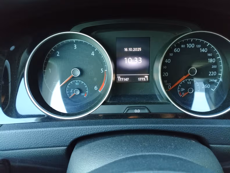 Volkswagen Golf - 19