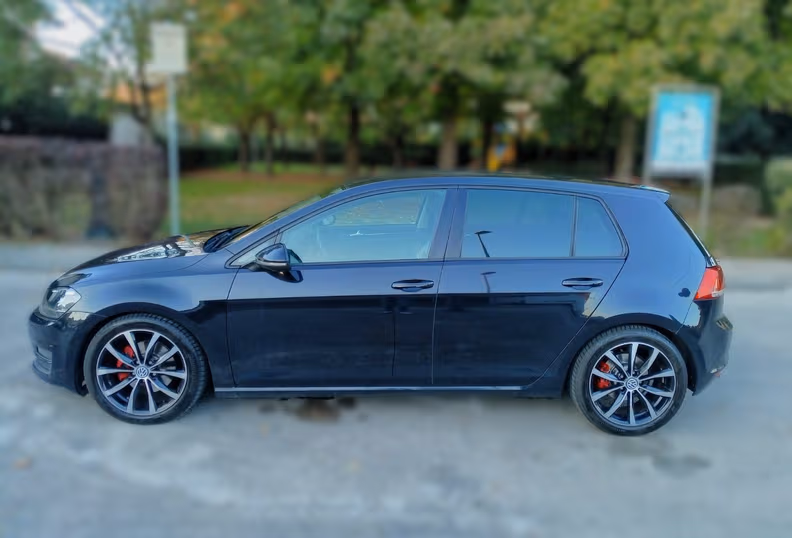 Volkswagen Golf - 12