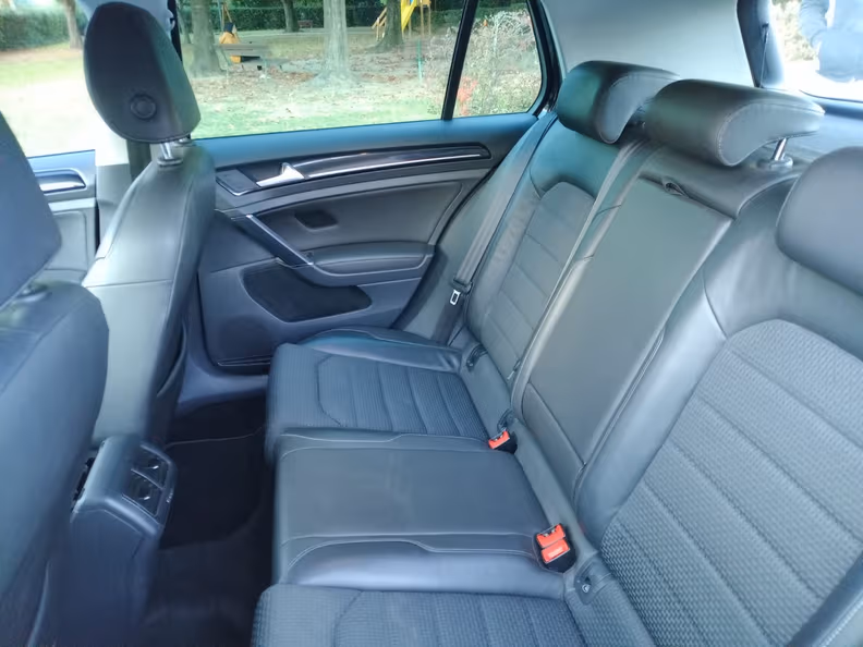 Volkswagen Golf - 30