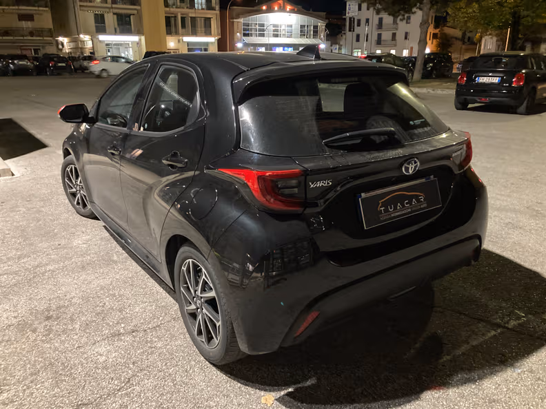 Toyota Yaris - 10