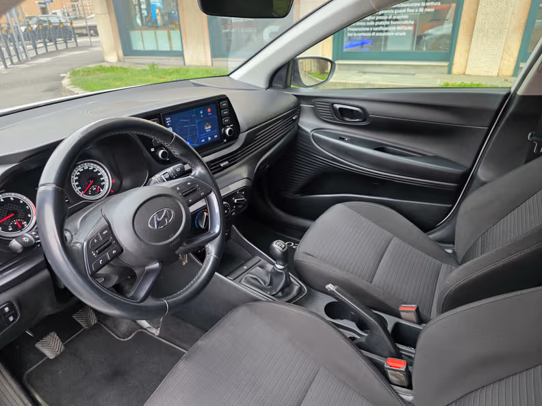 Hyundai i20 - 20