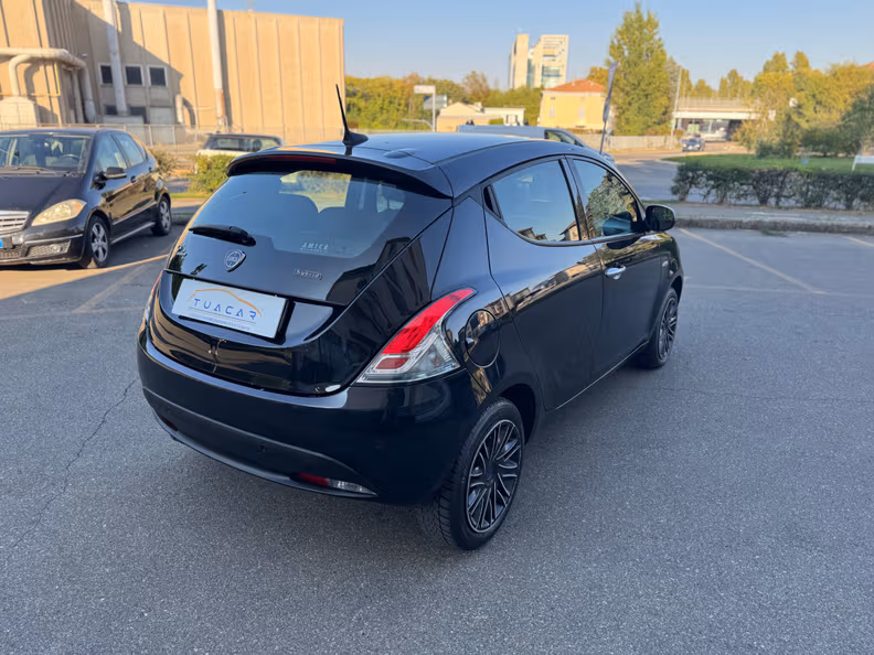 Lancia Ypsilon - 5
