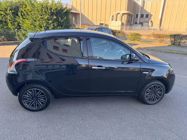 Lancia Ypsilon - 6