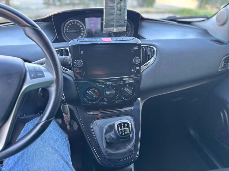 Lancia Ypsilon - 18
