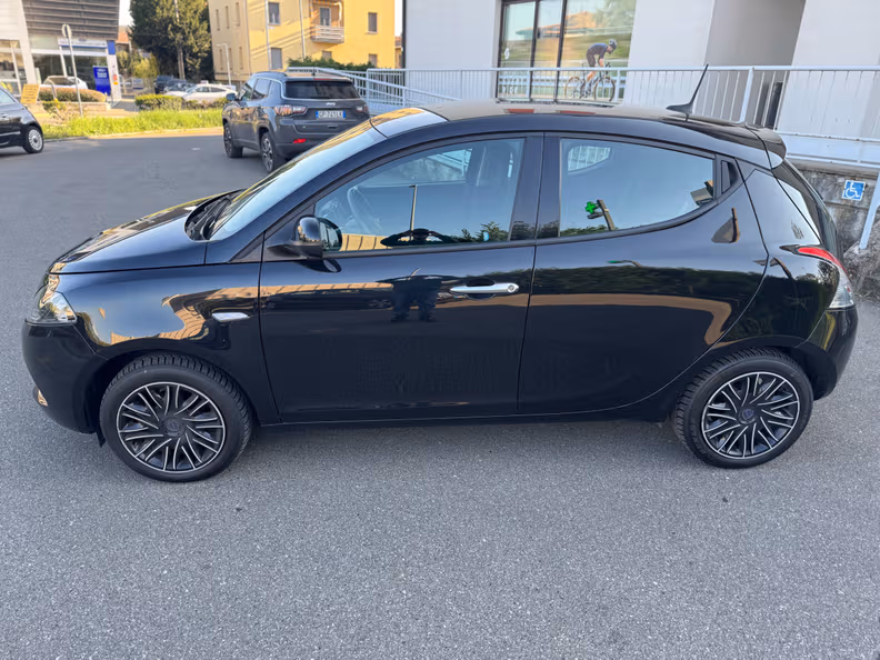 Lancia Ypsilon - 2