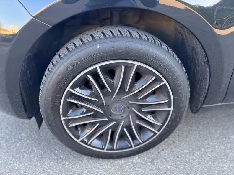 Lancia Ypsilon - 10
