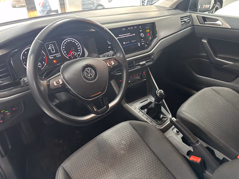 Volkswagen Polo - 12