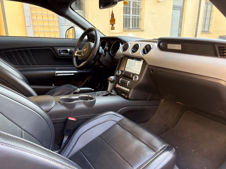 Ford Mustang - 27