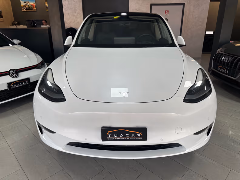 Tesla Model Y - 7