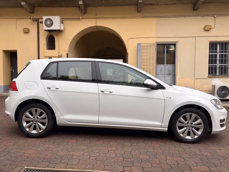 Volkswagen Golf - 4