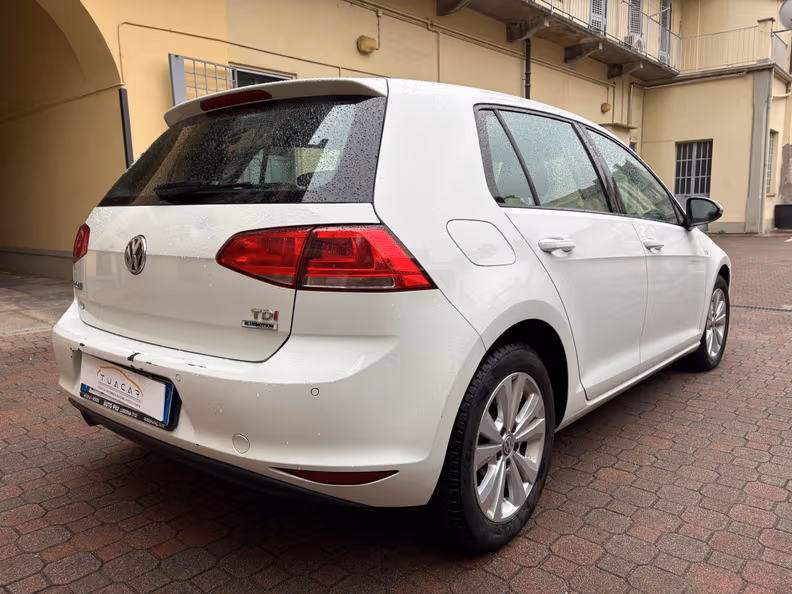 Volkswagen Golf - 5