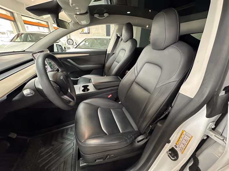 Tesla Model Y - 13
