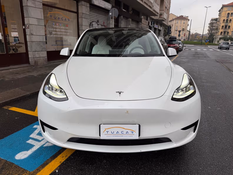 Tesla Model Y - 2