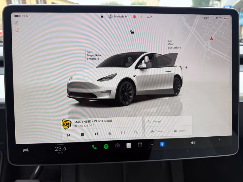 Tesla Model Y - 15