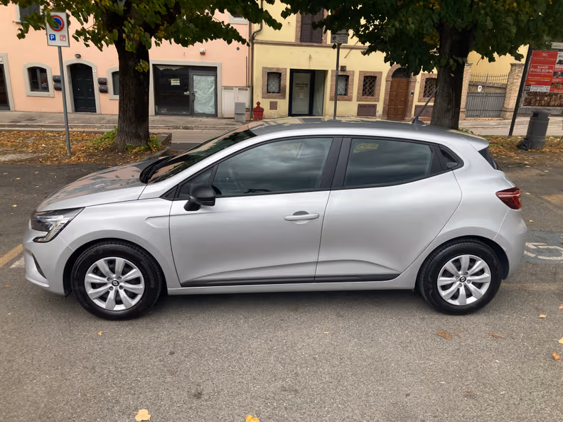 Renault Clio - 11