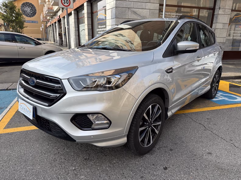 Ford Kuga - 1