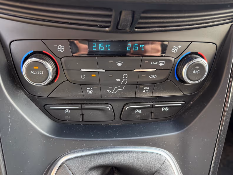 Ford Kuga - 20