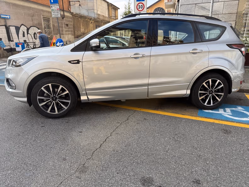 Ford Kuga - 3