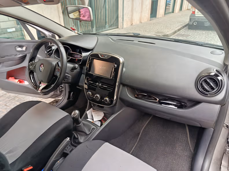 Renault Clio - 22