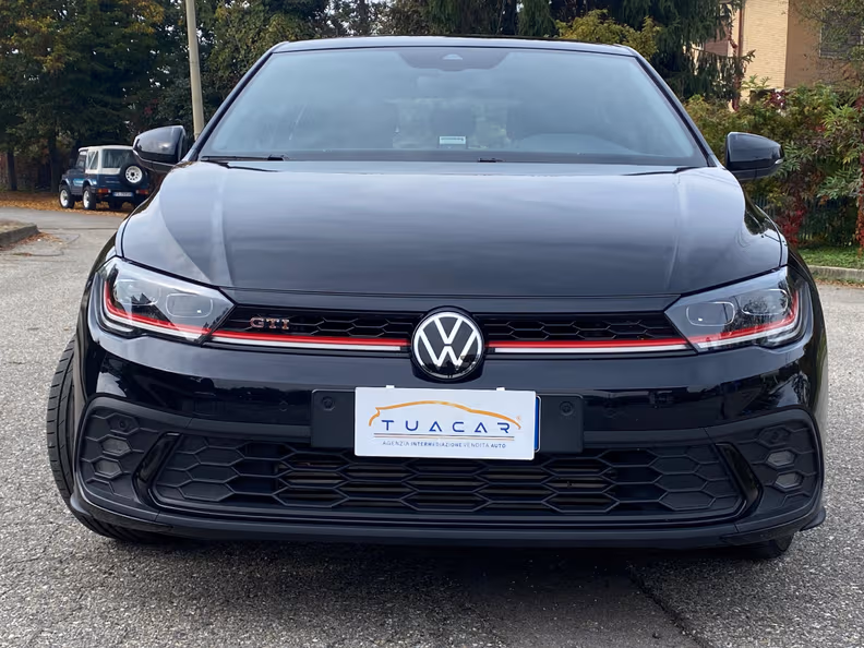 Volkswagen Polo - 2