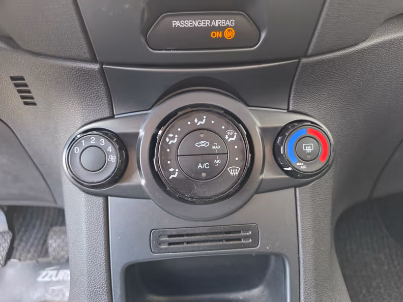 Ford Fiesta - 14