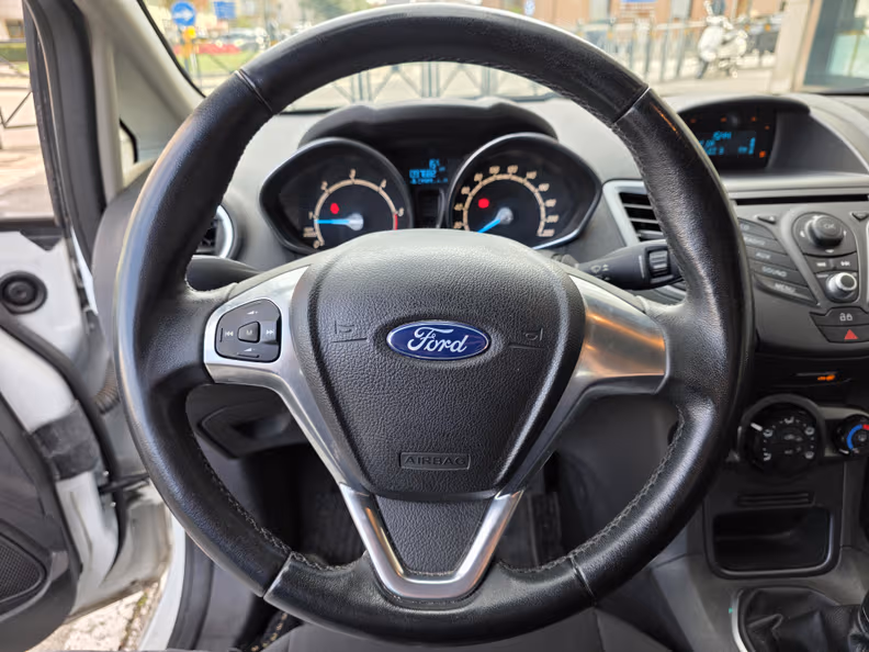 Ford Fiesta - 9