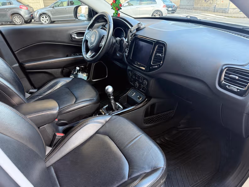 Jeep Compass - 24