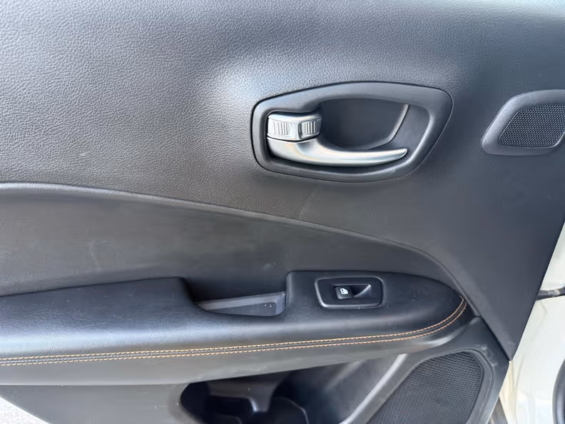 Jeep Compass - 27