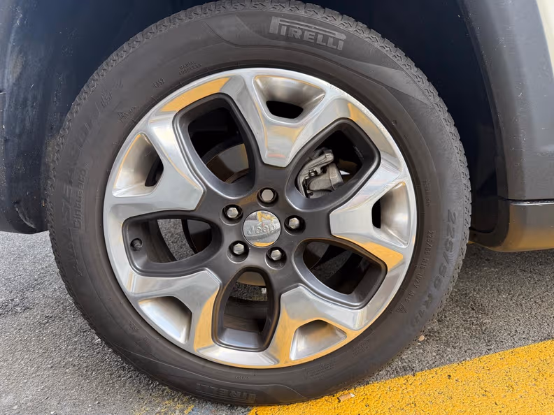Jeep Compass - 37