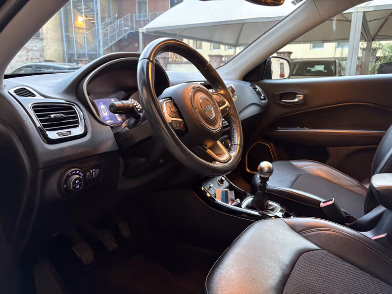 Jeep Compass - 19