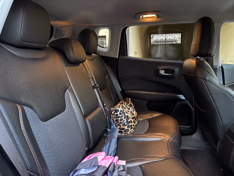 Jeep Compass - 24