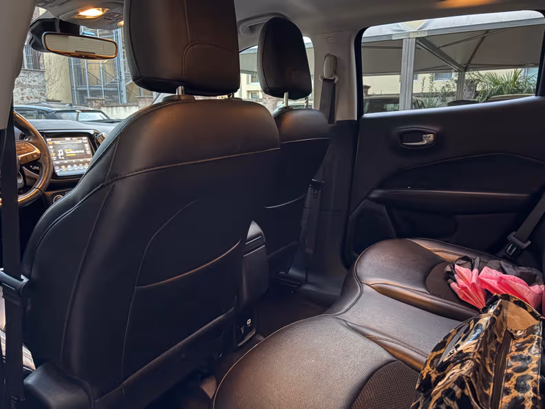 Jeep Compass - 25
