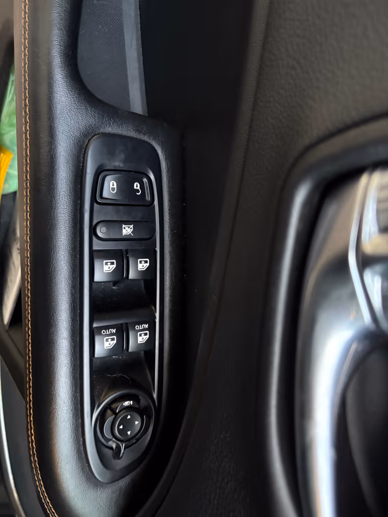 Jeep Compass - 12